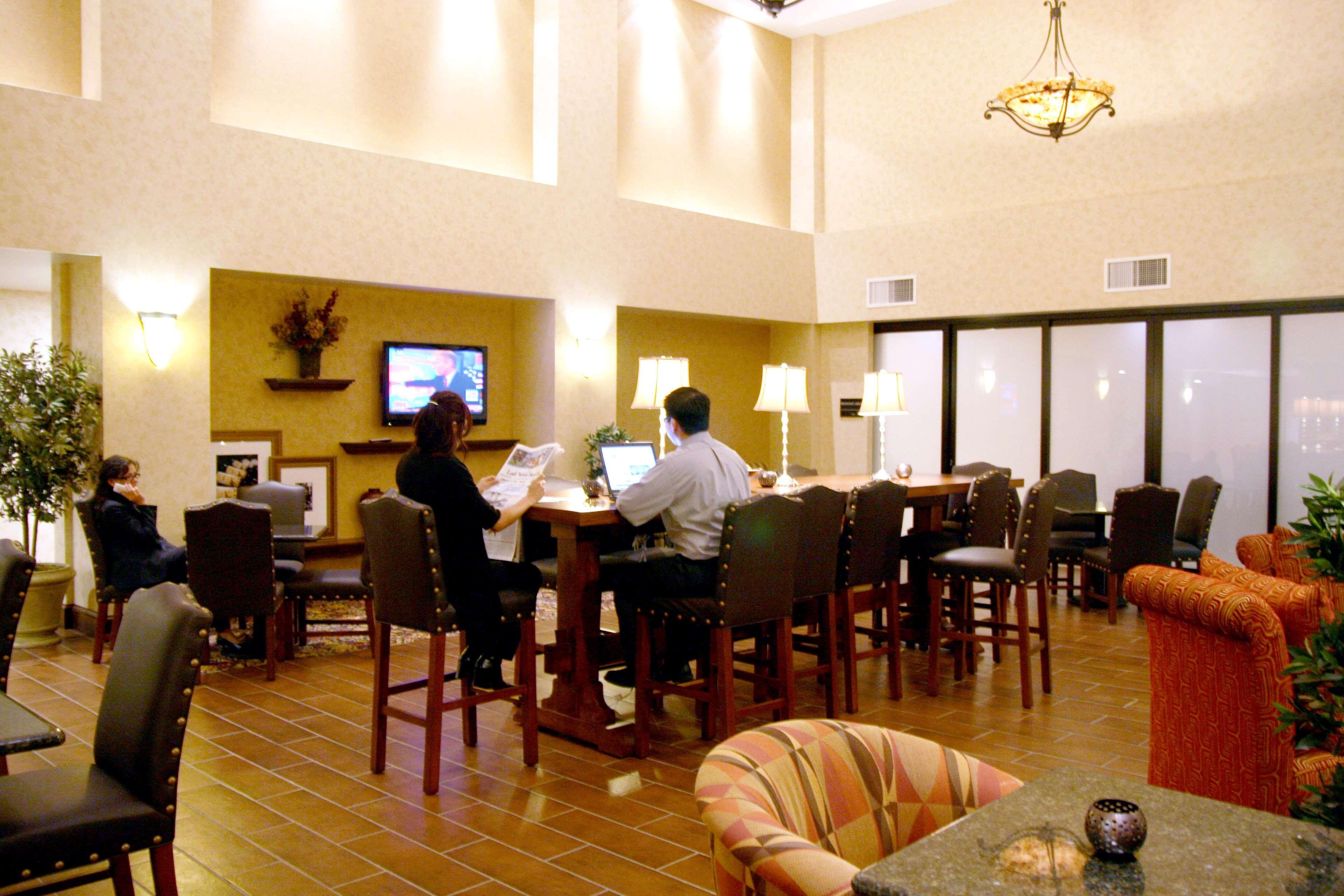 Hampton Inn & Suites Lodi Restoran gambar