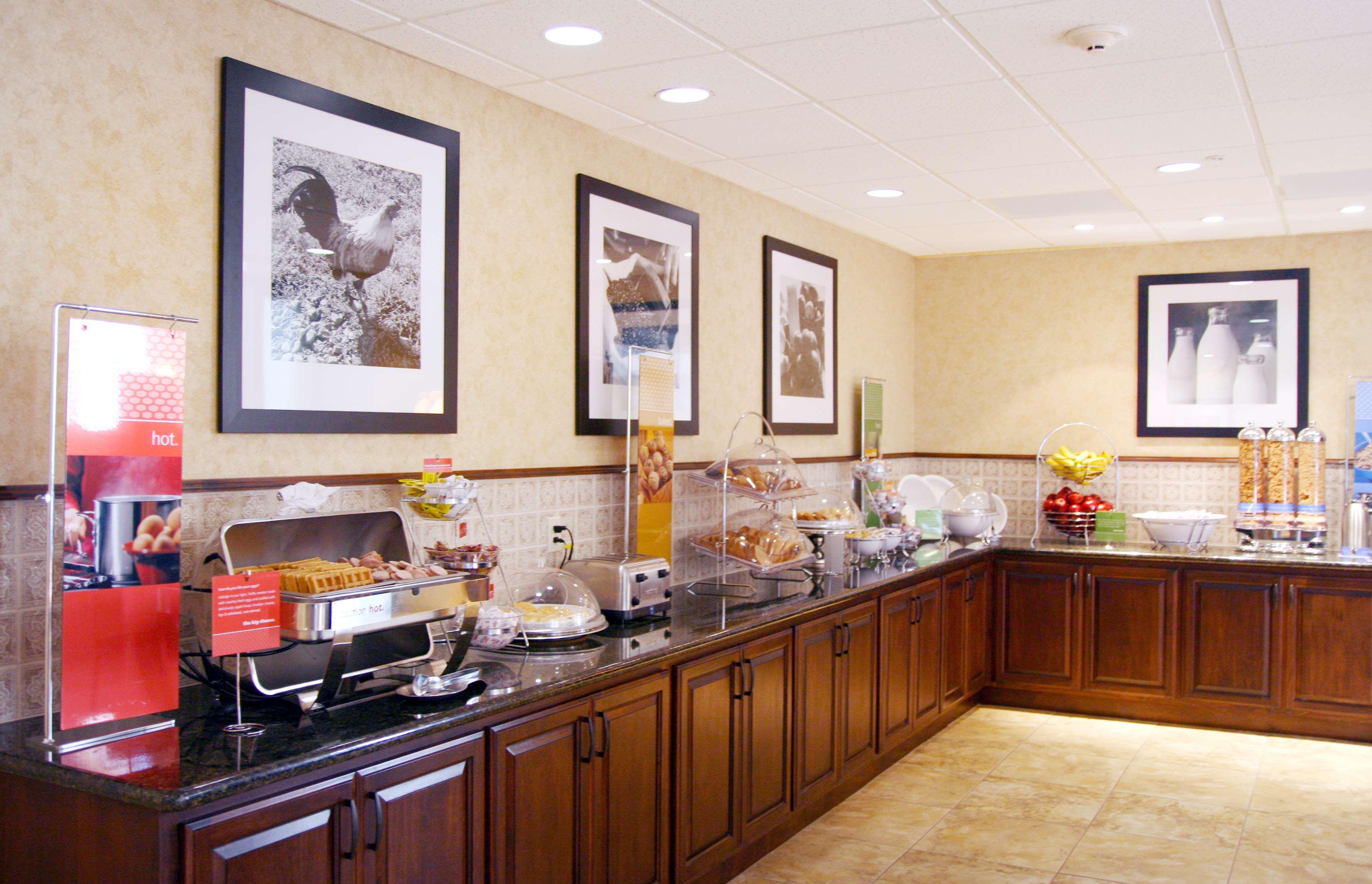 Hampton Inn & Suites Lodi Restoran gambar