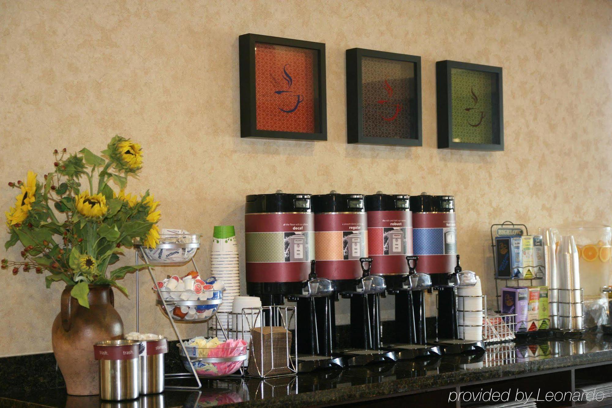 Hampton Inn & Suites Lodi Restoran gambar
