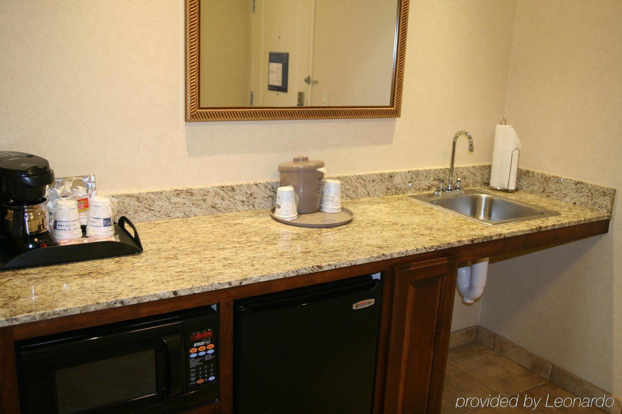 Hampton Inn & Suites Lodi Bilik gambar